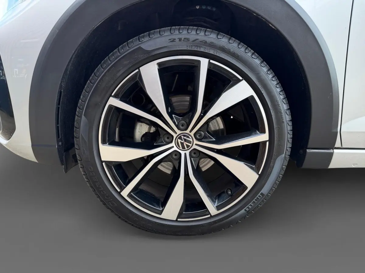 1.0 TSI R-Line Edition | Virtual Cockpit | Parkeersensoren | Apple/Android Carplay | AUTOMAAT | Climate Control |