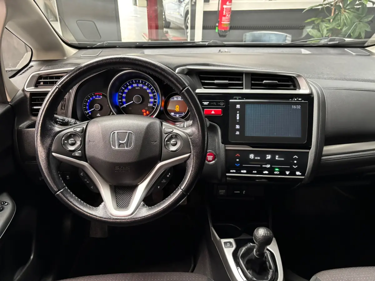 1.3 i-VTEC Elegance / Camera / Navi / Stoelverwarming