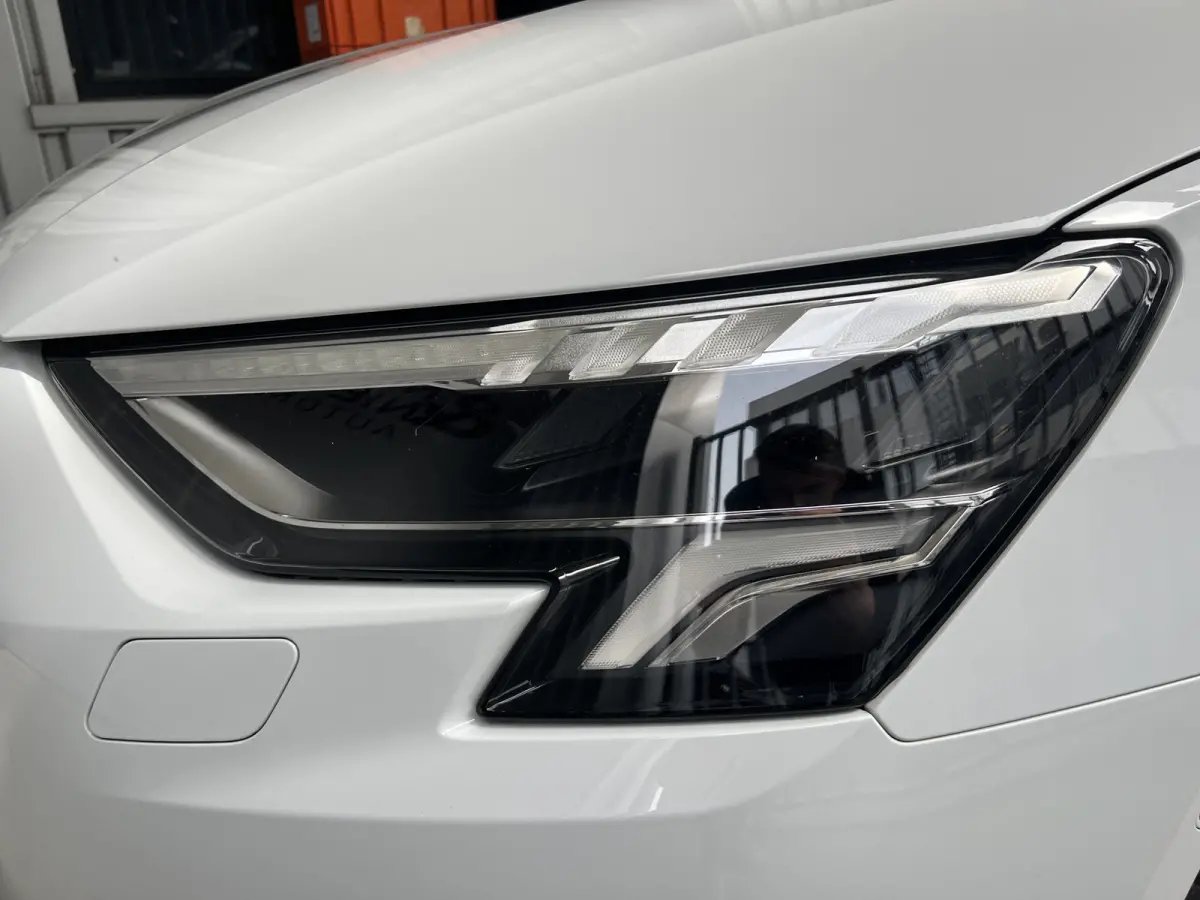 40 TFSI e Advanced Edition Hybrid | LEDER | TREKHAAK | CAMERA | CARPLAY/ANDROID | NAVI | PDC V+A | LMV 18'' | ADAPTIVE CRUISE CONTROL | CLIMATE CONTROL | STOELVERWARMING | VIRTUAL COCKPIT | 