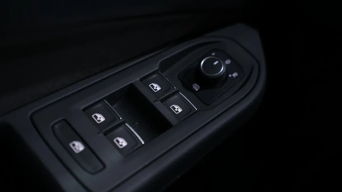1.5 eTSI Life Business NAP 1e Eig. Stoel-en stuurverwarming Memory Apple Carplay PDC v+a