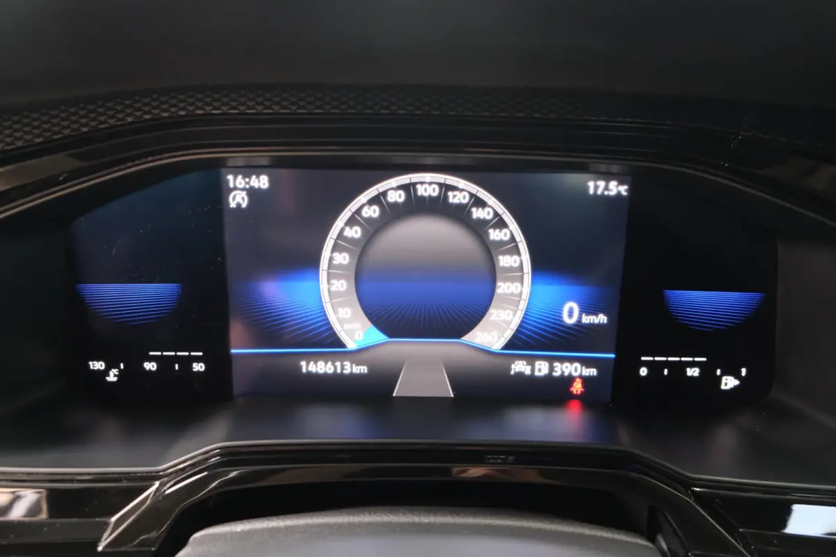 1.0 TSI Life - N.A.P. Airco, Cruise, PDC, Carplay, Virtual Display.