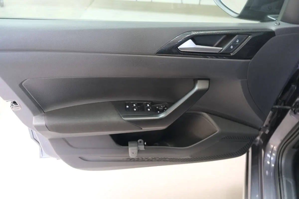 1.0 TSI Life - N.A.P. Airco, Cruise, PDC, Carplay, Virtual Display.