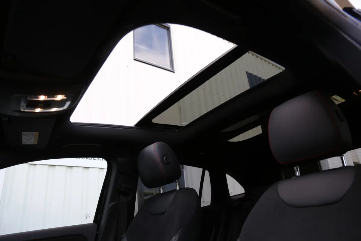 250 e AMG Line*Perfect Onderh.*Pano/Elek. Trekhaak/Night/Sfeer/LED/DAB/Keyless Entry+Go/Camera/Parkeersens.V+A/19 inch LM*