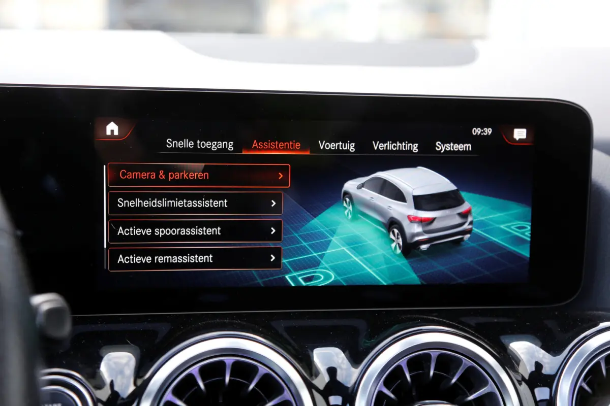 250 e AMG Line*Perfect Onderh.*Pano/Elek. Trekhaak/Night/Sfeer/LED/DAB/Keyless Entry+Go/Camera/Parkeersens.V+A/19 inch LM*