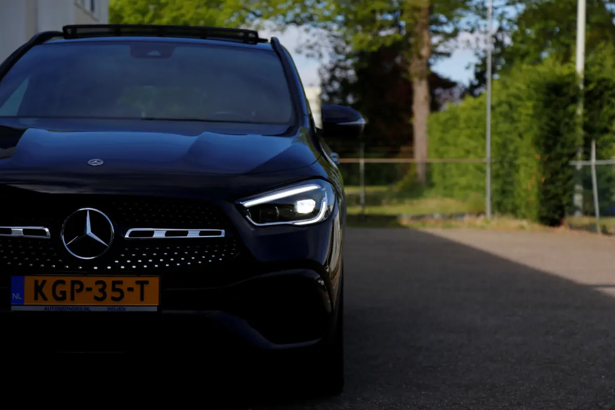 250 e AMG Line*Perfect Onderh.*Pano/Elek. Trekhaak/Night/Sfeer/LED/DAB/Keyless Entry+Go/Camera/Parkeersens.V+A/19 inch LM*