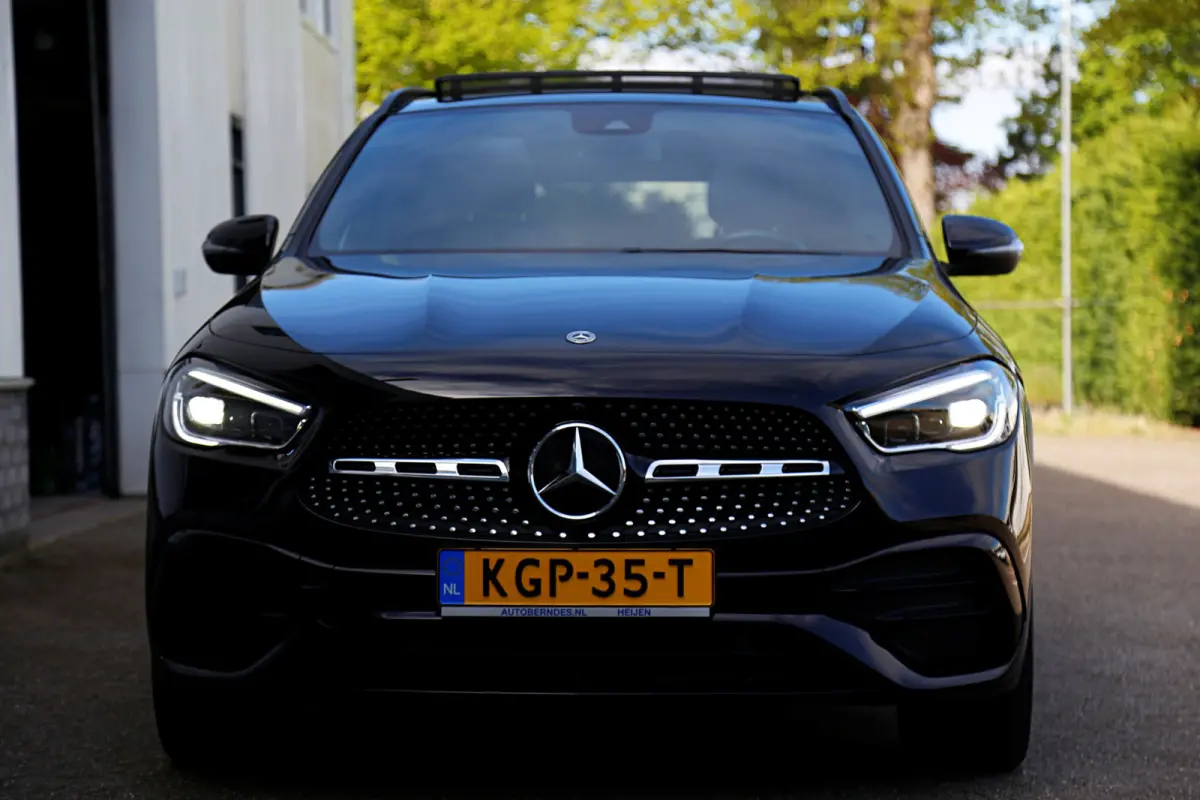 250 e AMG Line*Perfect Onderh.*Pano/Elek. Trekhaak/Night/Sfeer/LED/DAB/Keyless Entry+Go/Camera/Parkeersens.V+A/19 inch LM*