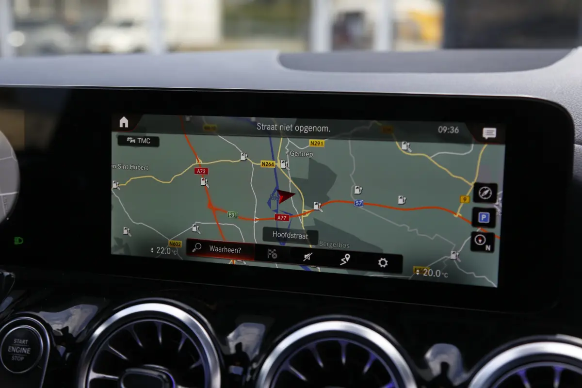 250 e AMG Line*Perfect Onderh.*Pano/Elek. Trekhaak/Night/Sfeer/LED/DAB/Keyless Entry+Go/Camera/Parkeersens.V+A/19 inch LM*