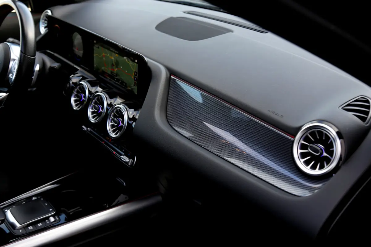 250 e AMG Line*Perfect Onderh.*Pano/Elek. Trekhaak/Night/Sfeer/LED/DAB/Keyless Entry+Go/Camera/Parkeersens.V+A/19 inch LM*