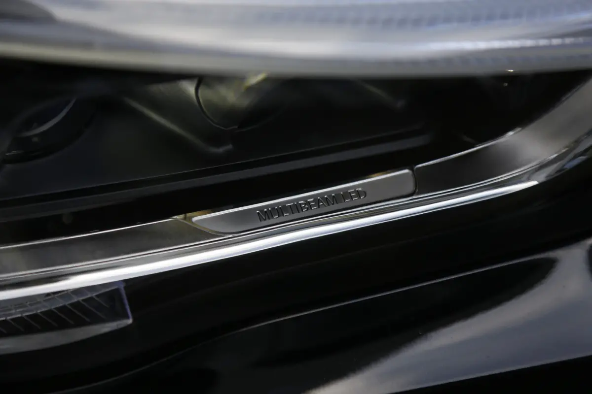 250 e AMG Line*Perfect Onderh.*Pano/Elek. Trekhaak/Night/Sfeer/LED/DAB/Keyless Entry+Go/Camera/Parkeersens.V+A/19 inch LM*