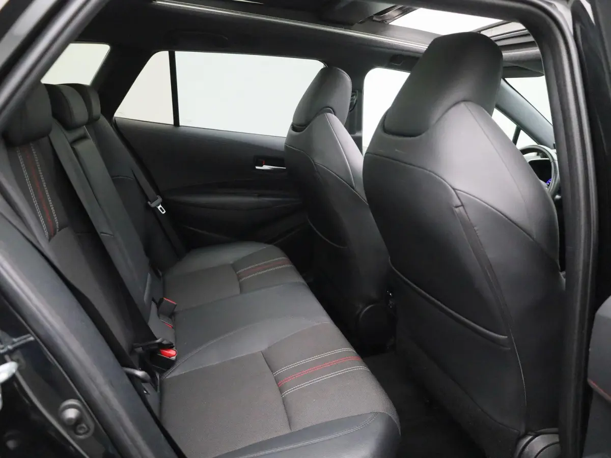 2.0 Hybrid Business GR-Sport 184PK AUTOMAAT | Panoramadak | Half-Leder | Navigatie | Camera