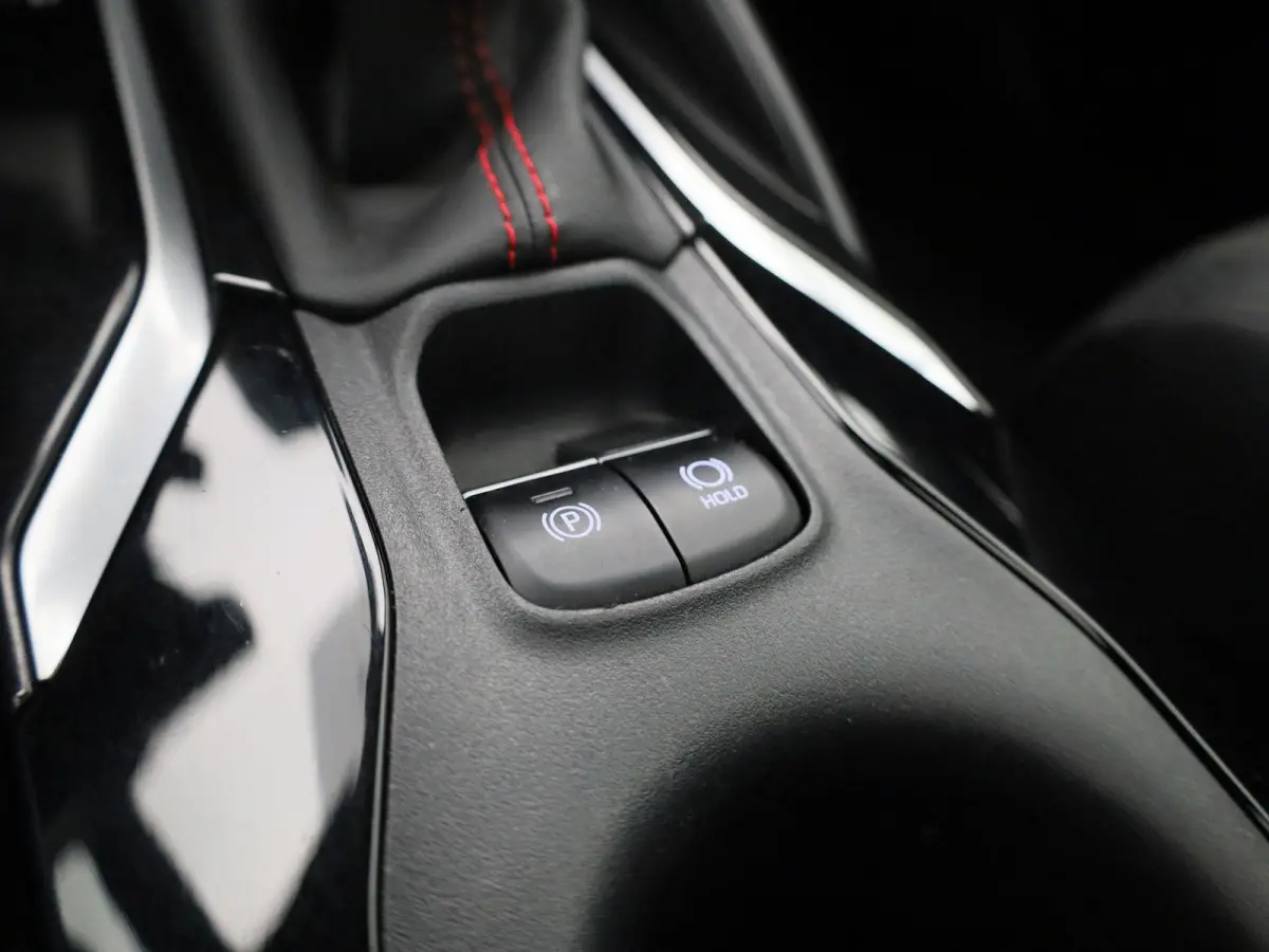 2.0 Hybrid Business GR-Sport 184PK AUTOMAAT | Panoramadak | Half-Leder | Navigatie | Camera