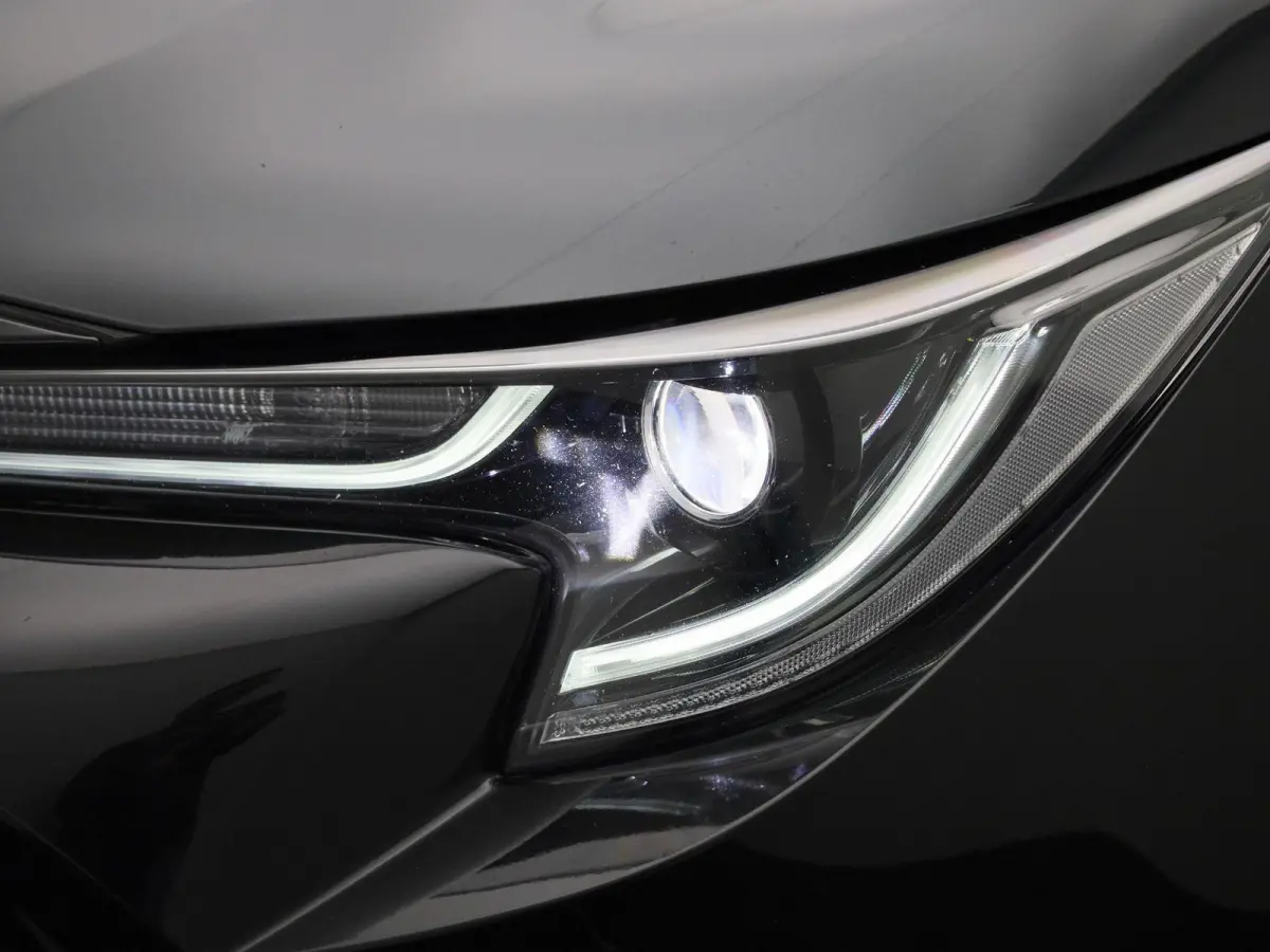 2.0 Hybrid Business GR-Sport 184PK AUTOMAAT | Panoramadak | Half-Leder | Navigatie | Camera