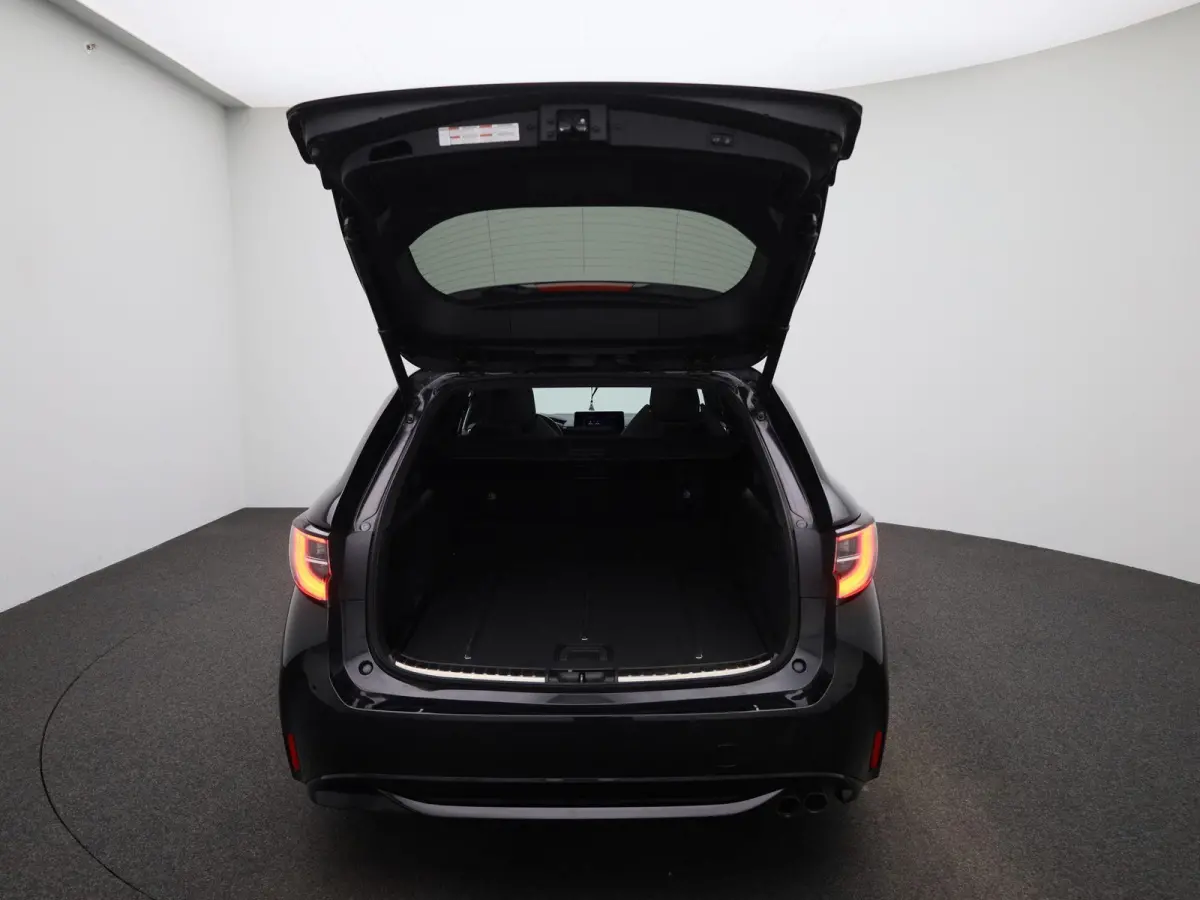 2.0 Hybrid Business GR-Sport 184PK AUTOMAAT | Panoramadak | Half-Leder | Navigatie | Camera