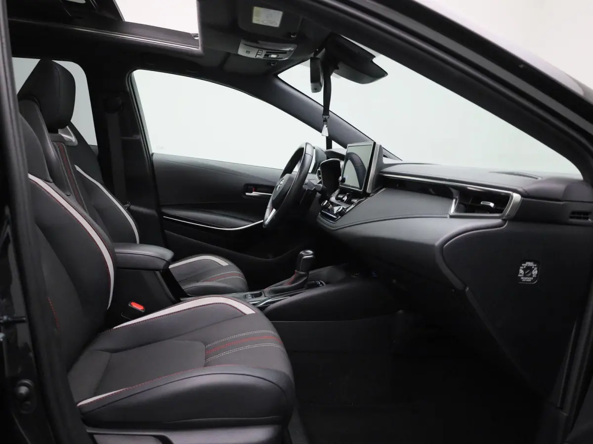2.0 Hybrid Business GR-Sport 184PK AUTOMAAT | Panoramadak | Half-Leder | Navigatie | Camera