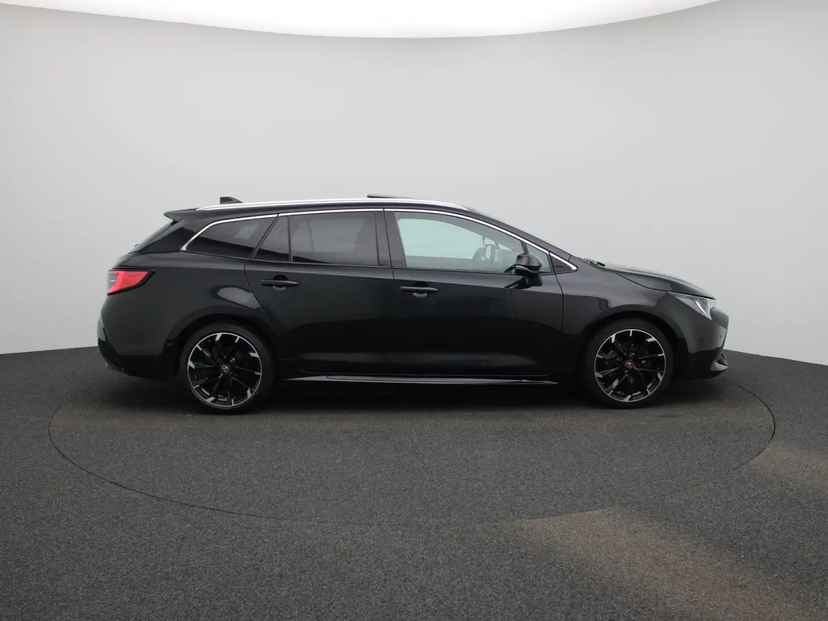 2.0 Hybrid Business GR-Sport 184PK AUTOMAAT | Panoramadak | Half-Leder | Navigatie | Camera