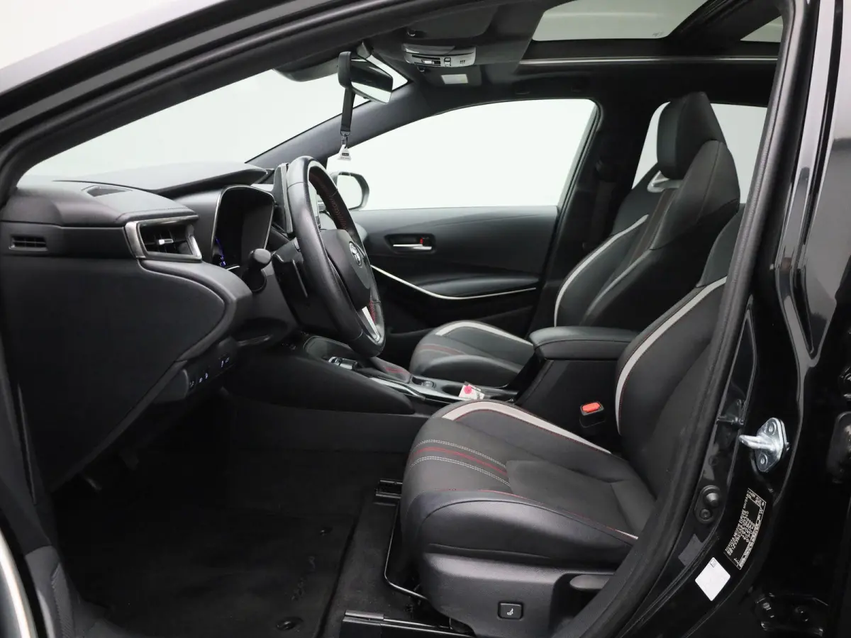 2.0 Hybrid Business GR-Sport 184PK AUTOMAAT | Panoramadak | Half-Leder | Navigatie | Camera