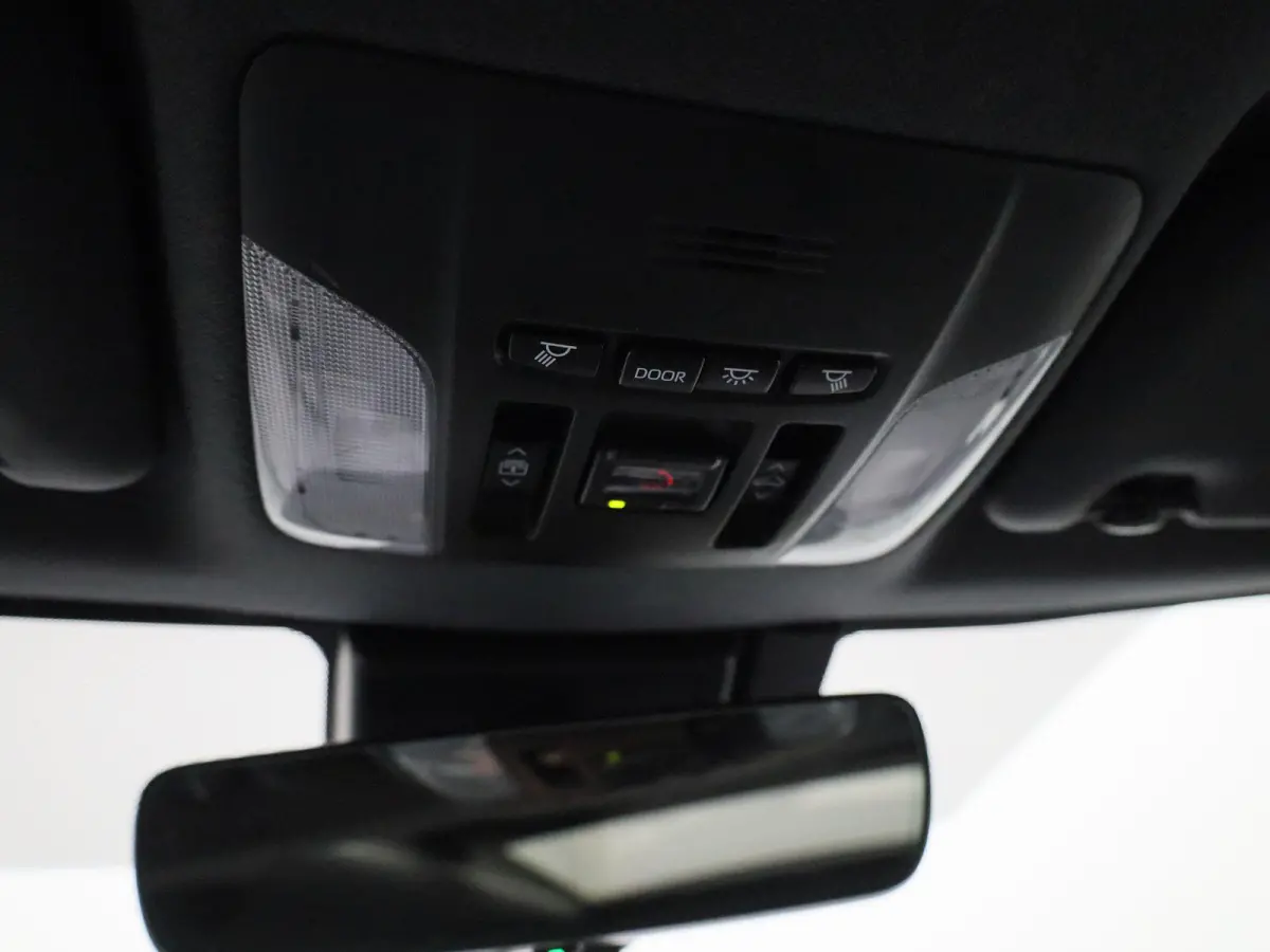 2.0 Hybrid Business GR-Sport 184PK AUTOMAAT | Panoramadak | Half-Leder | Navigatie | Camera