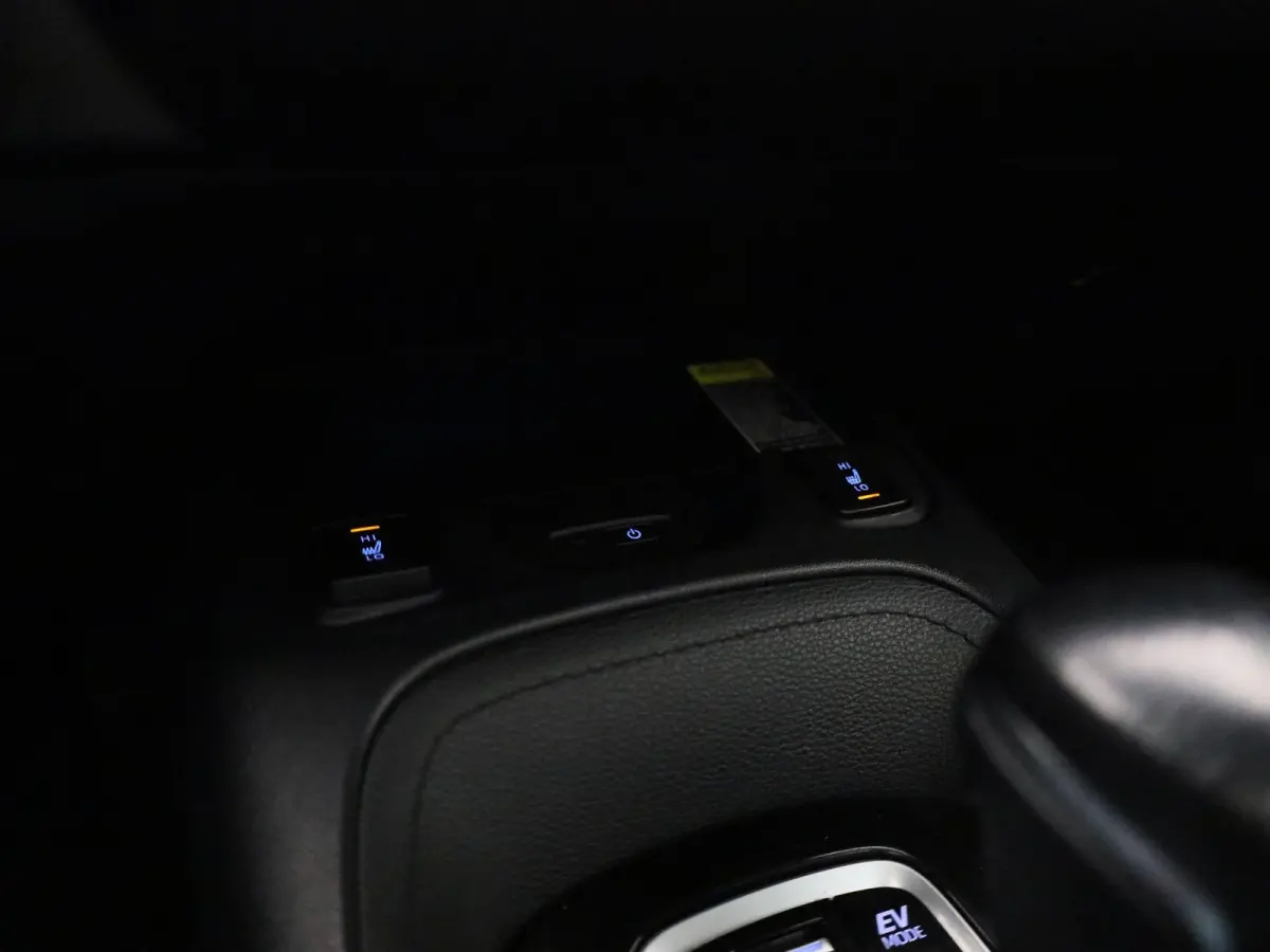 2.0 Hybrid Business GR-Sport 184PK AUTOMAAT | Panoramadak | Half-Leder | Navigatie | Camera