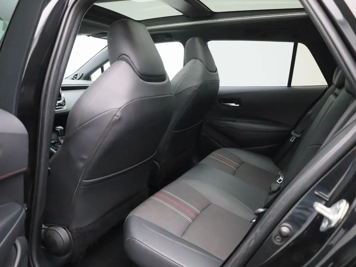 2.0 Hybrid Business GR-Sport 184PK AUTOMAAT | Panoramadak | Half-Leder | Navigatie | Camera