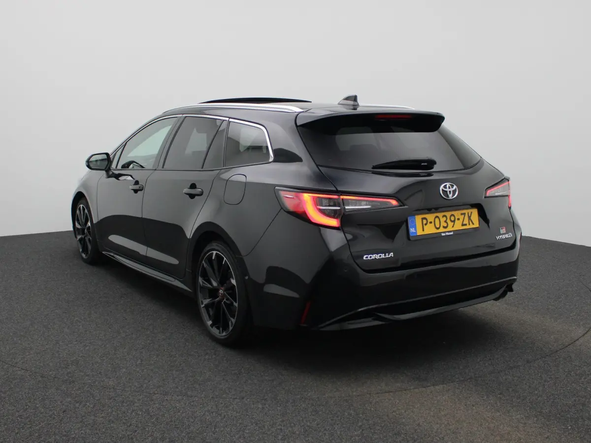 2.0 Hybrid Business GR-Sport 184PK AUTOMAAT | Panoramadak | Half-Leder | Navigatie | Camera