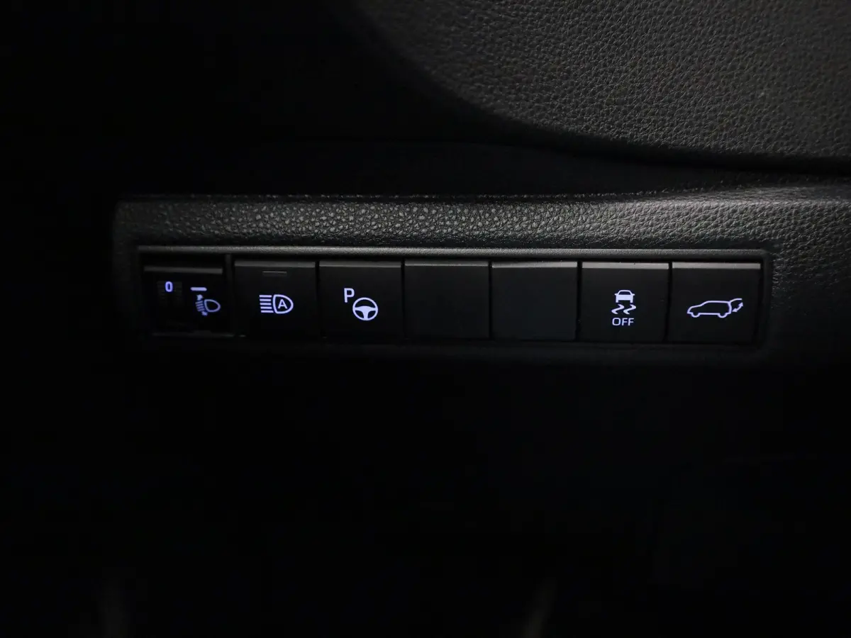 2.0 Hybrid Business GR-Sport 184PK AUTOMAAT | Panoramadak | Half-Leder | Navigatie | Camera