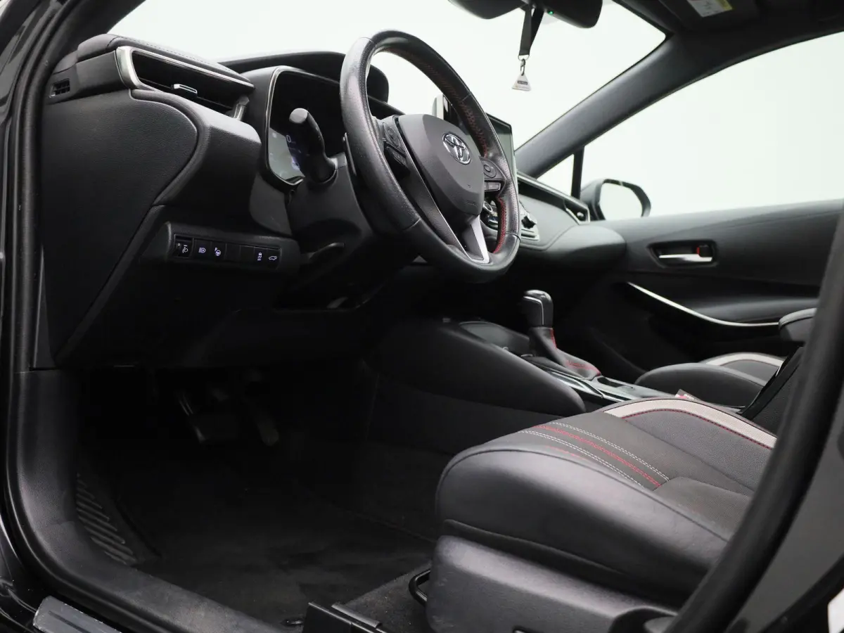 2.0 Hybrid Business GR-Sport 184PK AUTOMAAT | Panoramadak | Half-Leder | Navigatie | Camera
