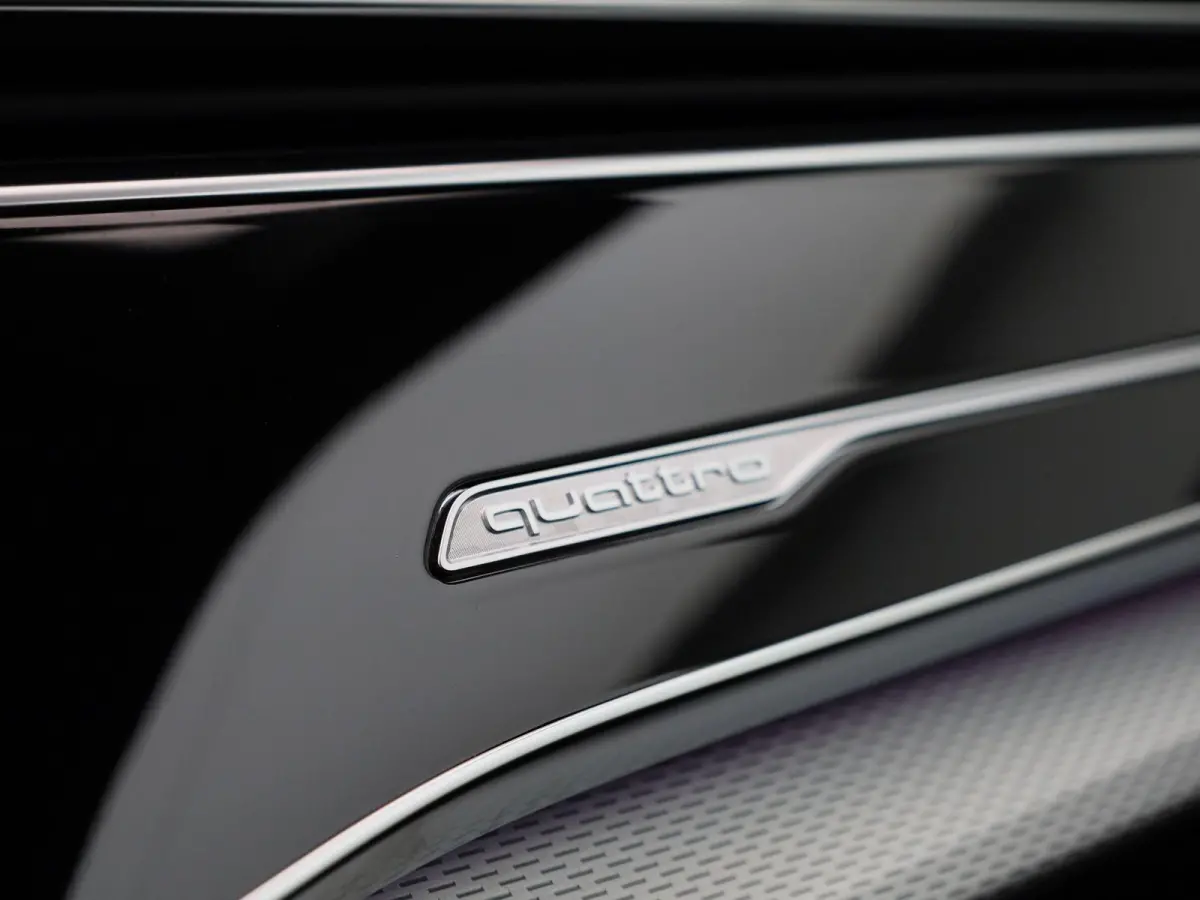 60 TFSI e quattro Pro Line S Competition 490 PK l Adaptive cruise control l Glazen panoramadak l Bang & Olufsen Advanced 3D l Dodehoekdetectie l 360 graden camera l Luchtvering l Stoelverwar