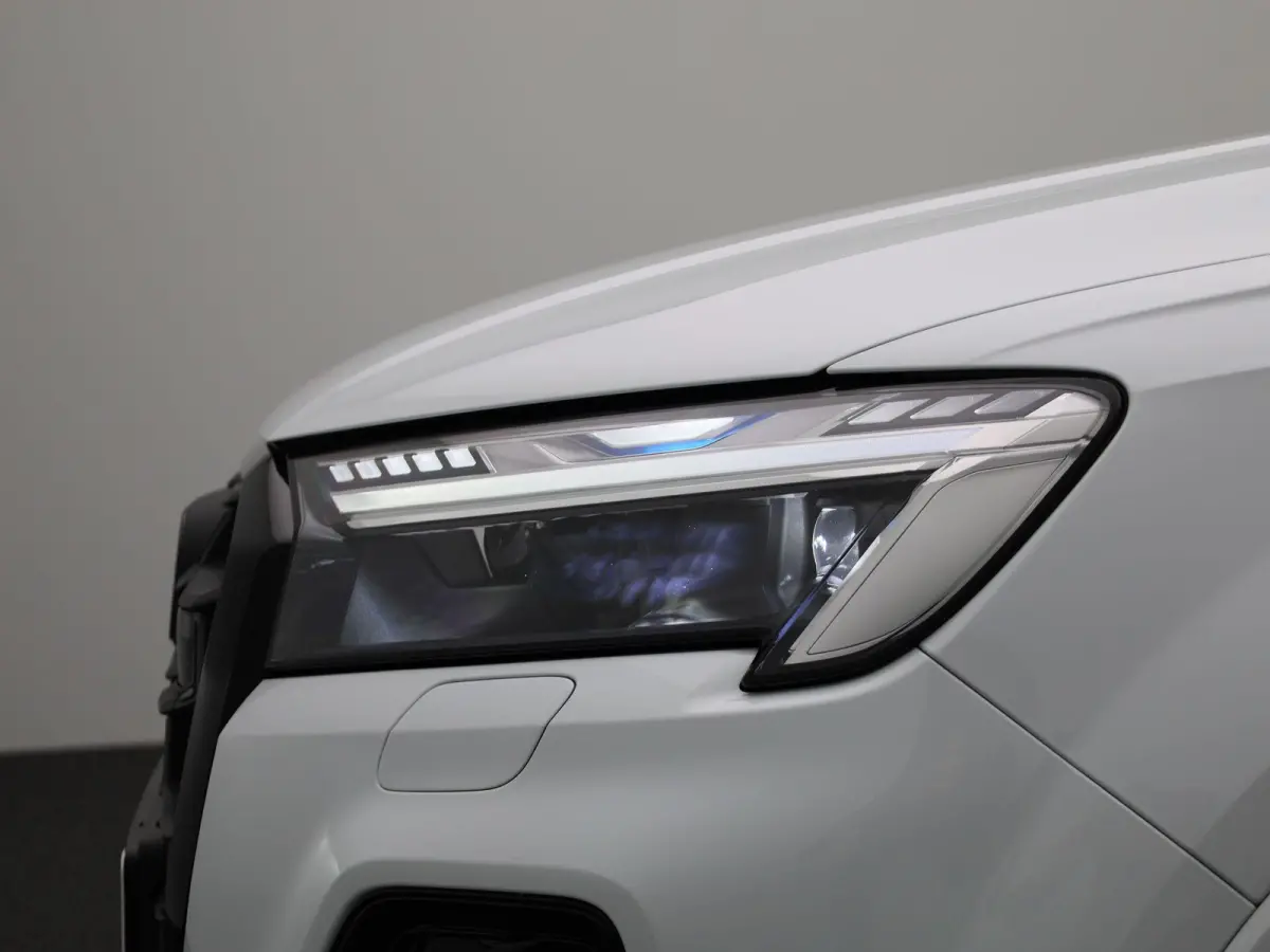 60 TFSI e quattro Pro Line S Competition 490 PK l Adaptive cruise control l Glazen panoramadak l Bang & Olufsen Advanced 3D l Dodehoekdetectie l 360 graden camera l Luchtvering l Stoelverwar