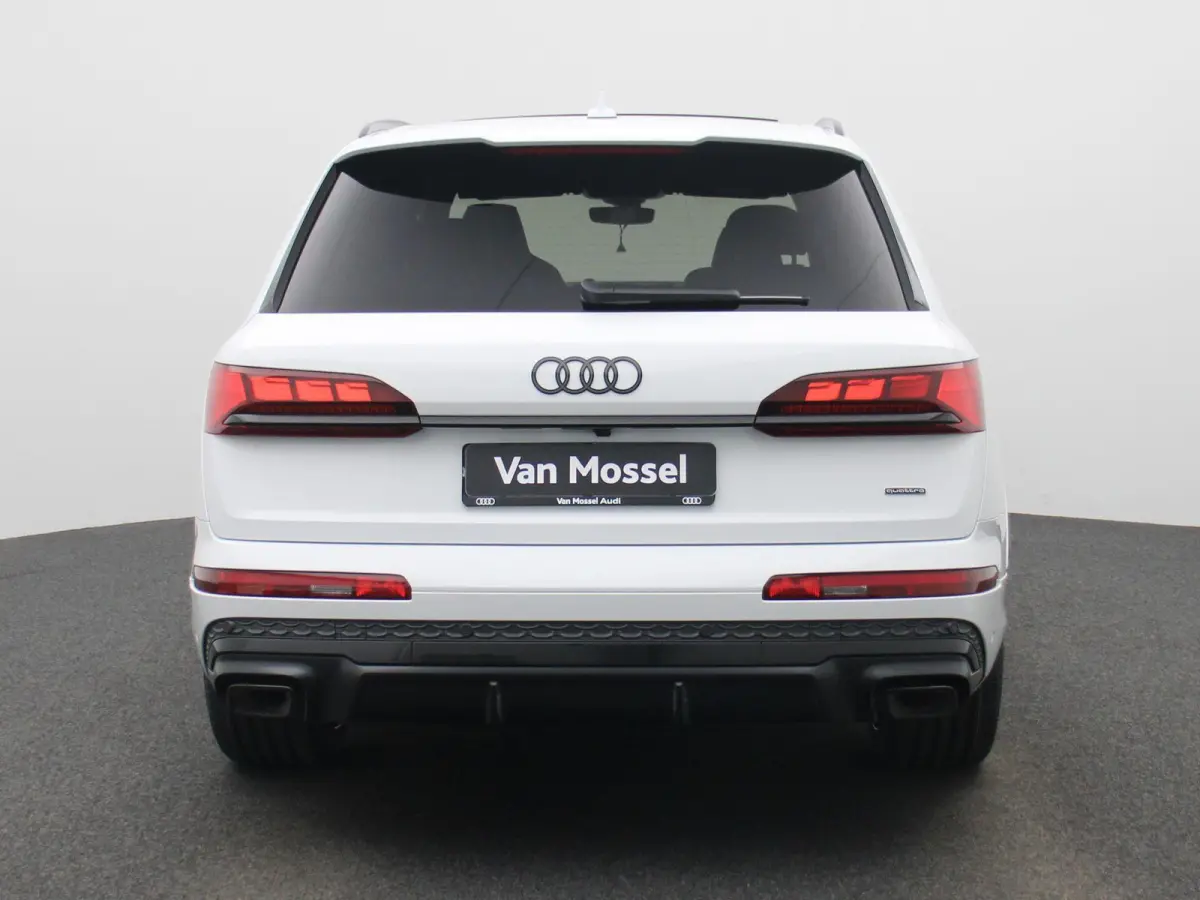 60 TFSI e quattro Pro Line S Competition 490 PK l Adaptive cruise control l Glazen panoramadak l Bang & Olufsen Advanced 3D l Dodehoekdetectie l 360 graden camera l Luchtvering l Stoelverwar