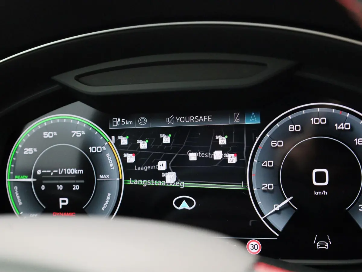 60 TFSI e quattro Pro Line S Competition 490 PK l Adaptive cruise control l Glazen panoramadak l Bang & Olufsen Advanced 3D l Dodehoekdetectie l 360 graden camera l Luchtvering l Stoelverwar