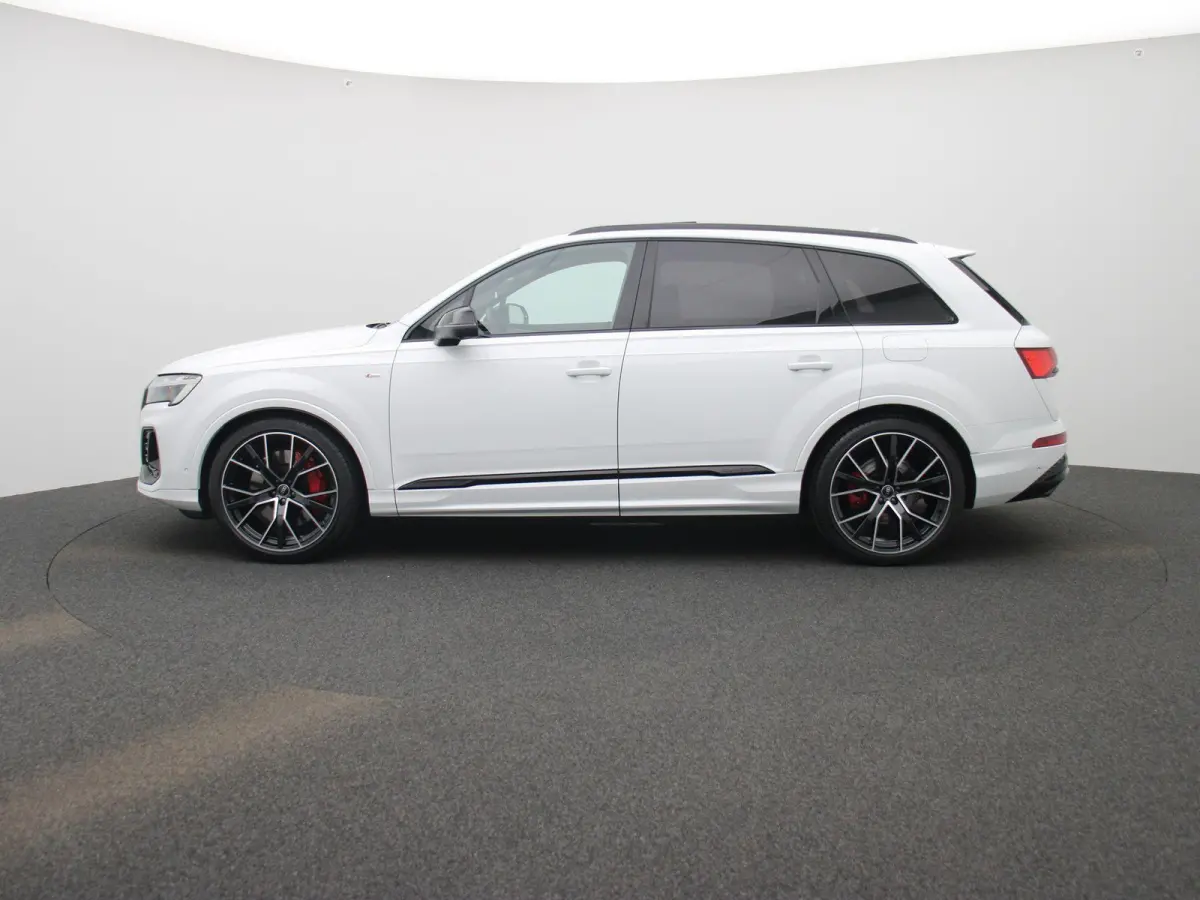 60 TFSI e quattro Pro Line S Competition 490 PK l Adaptive cruise control l Glazen panoramadak l Bang & Olufsen Advanced 3D l Dodehoekdetectie l 360 graden camera l Luchtvering l Stoelverwar