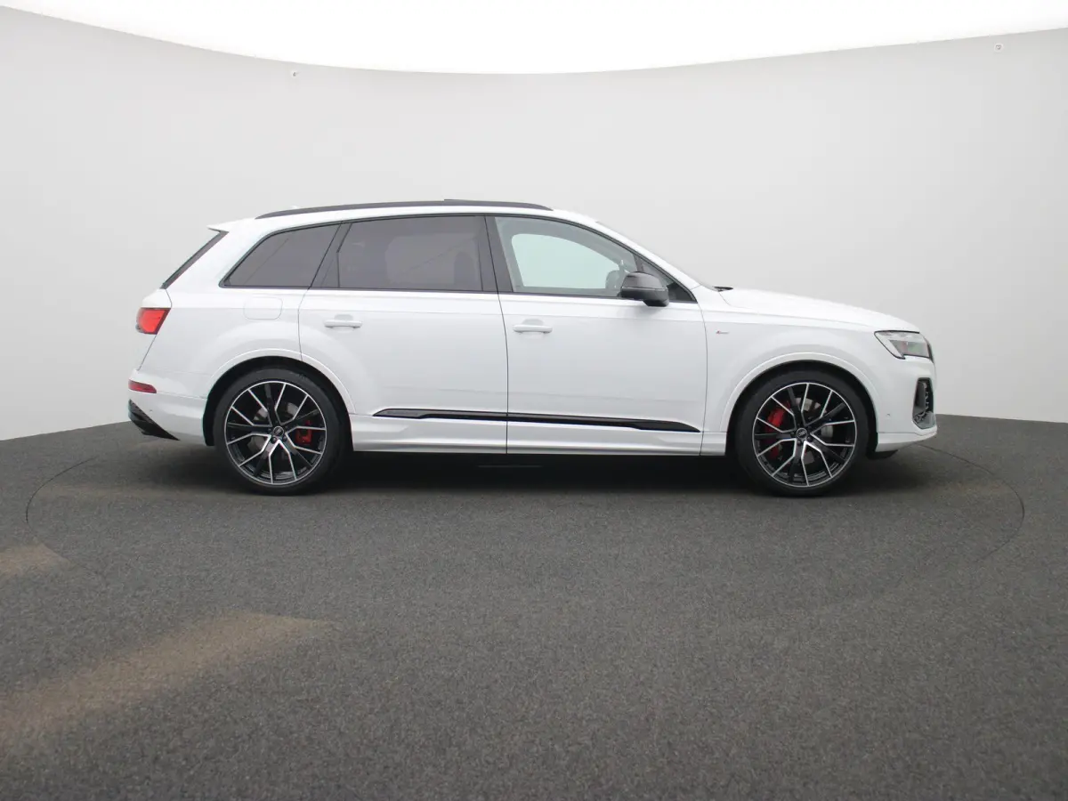 60 TFSI e quattro Pro Line S Competition 490 PK l Adaptive cruise control l Glazen panoramadak l Bang & Olufsen Advanced 3D l Dodehoekdetectie l 360 graden camera l Luchtvering l Stoelverwar