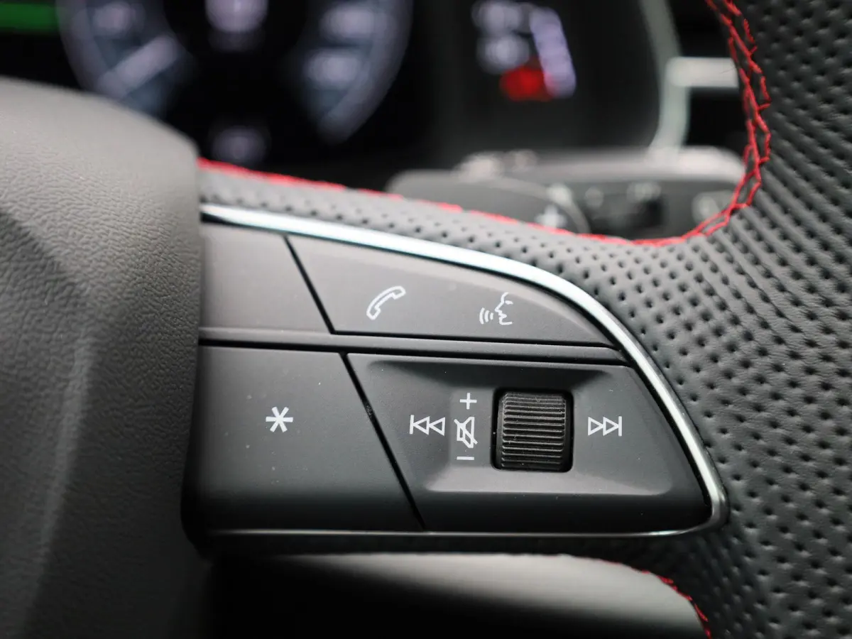 60 TFSI e quattro Pro Line S Competition 490 PK l Adaptive cruise control l Glazen panoramadak l Bang & Olufsen Advanced 3D l Dodehoekdetectie l 360 graden camera l Luchtvering l Stoelverwar