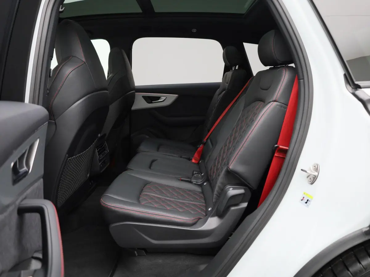 60 TFSI e quattro Pro Line S Competition 490 PK l Adaptive cruise control l Glazen panoramadak l Bang & Olufsen Advanced 3D l Dodehoekdetectie l 360 graden camera l Luchtvering l Stoelverwar