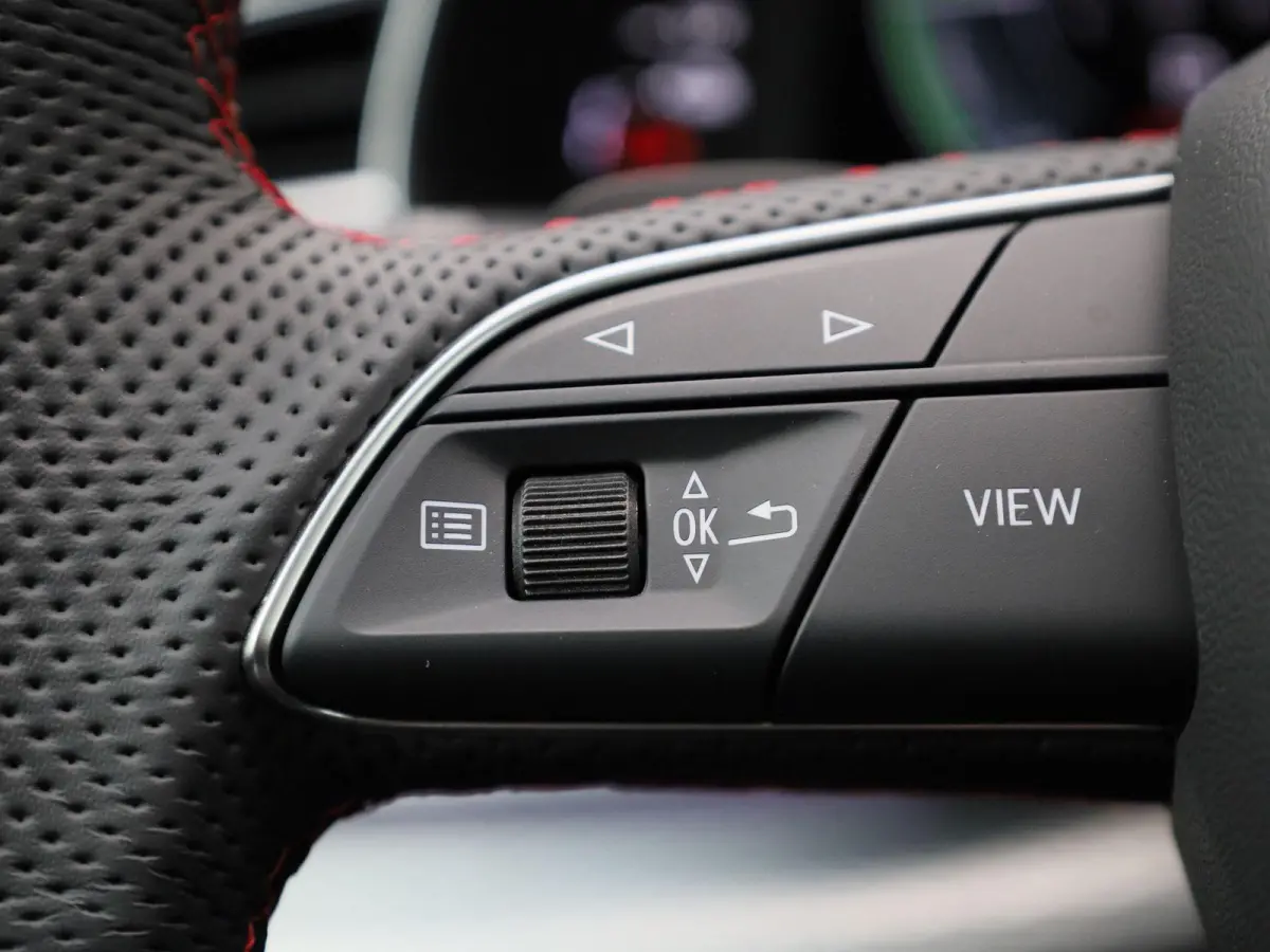 60 TFSI e quattro Pro Line S Competition 490 PK l Adaptive cruise control l Glazen panoramadak l Bang & Olufsen Advanced 3D l Dodehoekdetectie l 360 graden camera l Luchtvering l Stoelverwar