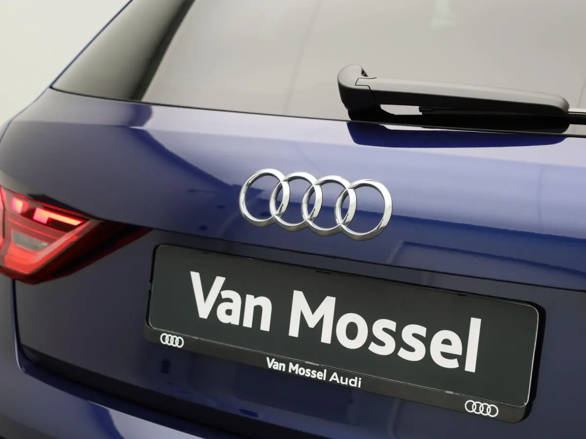 30 TFSI Advanced edition l  Adaptive cruise control l Climate control l Stoelverwarming l LED-koplampen l Apple Carplay / Android Auto l Privacy glas l Parkeersensoren l Audi virtual cockpit