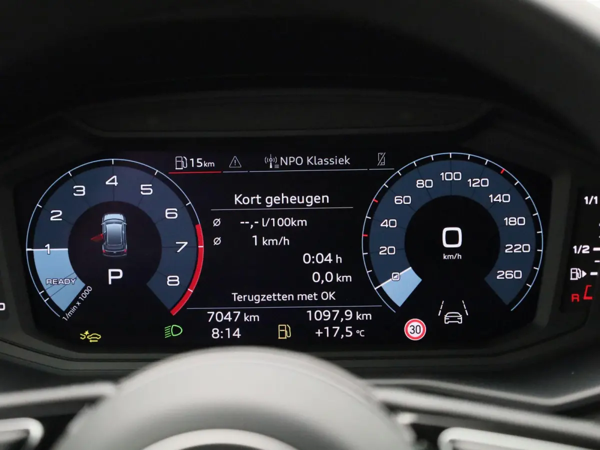 30 TFSI Advanced edition l  Adaptive cruise control l Climate control l Stoelverwarming l LED-koplampen l Apple Carplay / Android Auto l Privacy glas l Parkeersensoren l Audi virtual cockpit