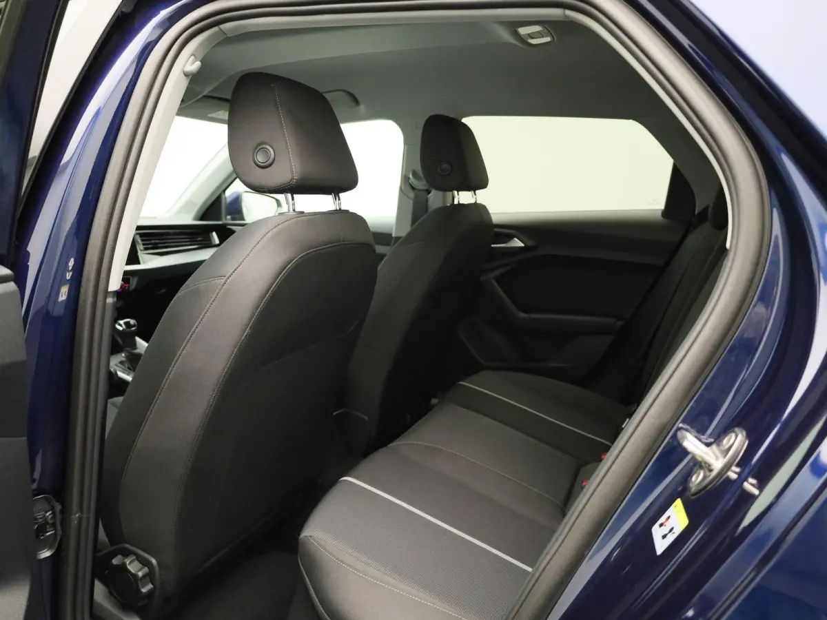 30 TFSI Advanced edition l  Adaptive cruise control l Climate control l Stoelverwarming l LED-koplampen l Apple Carplay / Android Auto l Privacy glas l Parkeersensoren l Audi virtual cockpit