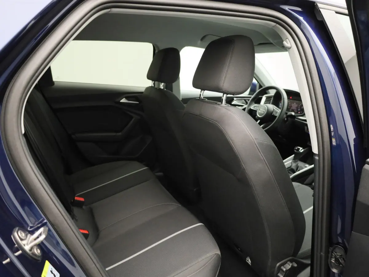 30 TFSI Advanced edition l  Adaptive cruise control l Climate control l Stoelverwarming l LED-koplampen l Apple Carplay / Android Auto l Privacy glas l Parkeersensoren l Audi virtual cockpit