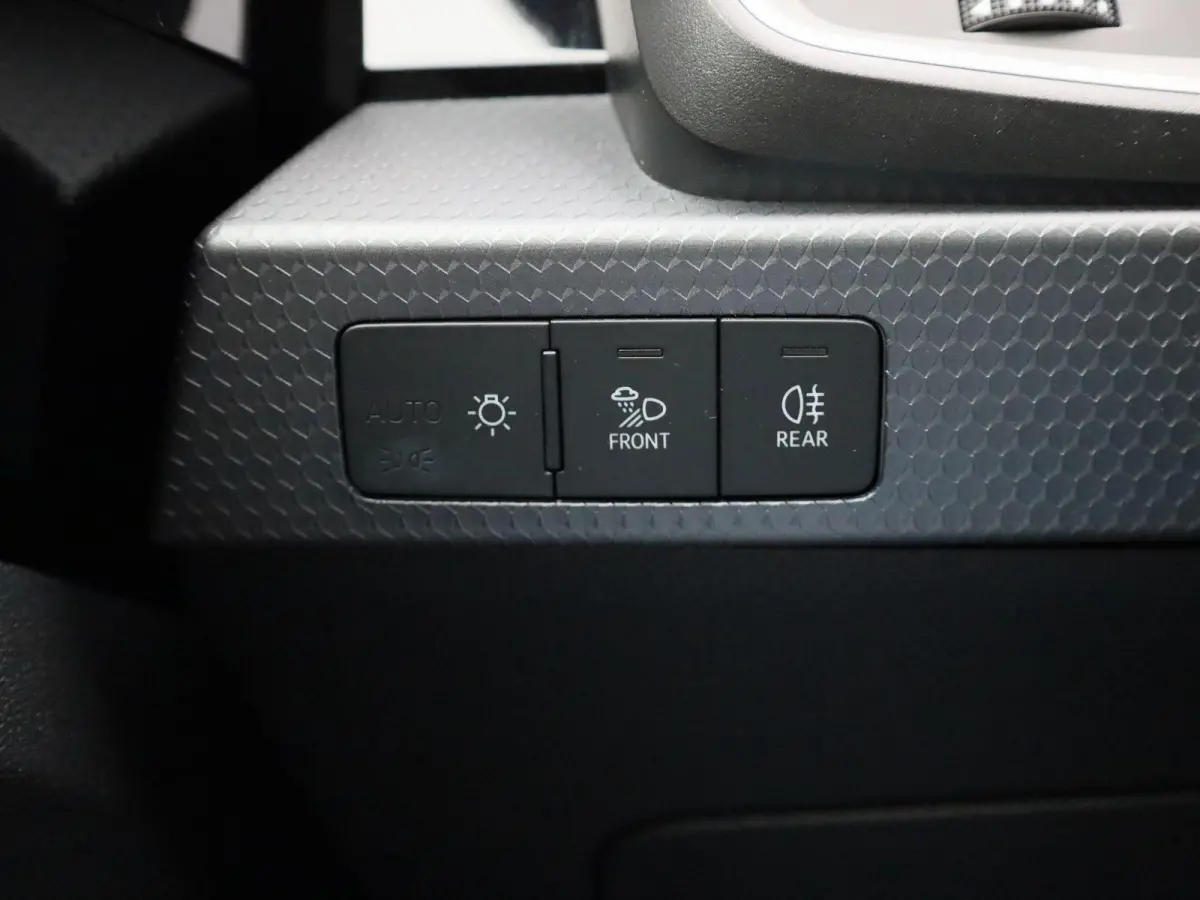 30 TFSI Advanced edition l  Adaptive cruise control l Climate control l Stoelverwarming l LED-koplampen l Apple Carplay / Android Auto l Privacy glas l Parkeersensoren l Audi virtual cockpit