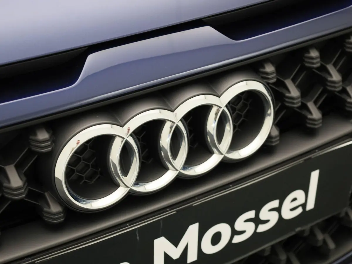 30 TFSI Advanced edition l  Adaptive cruise control l Climate control l Stoelverwarming l LED-koplampen l Apple Carplay / Android Auto l Privacy glas l Parkeersensoren l Audi virtual cockpit