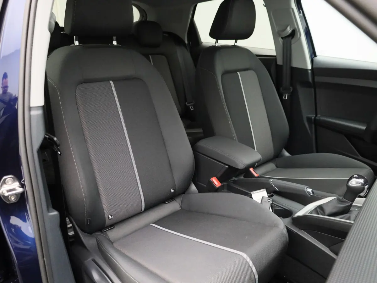 30 TFSI Advanced edition l  Adaptive cruise control l Climate control l Stoelverwarming l LED-koplampen l Apple Carplay / Android Auto l Privacy glas l Parkeersensoren l Audi virtual cockpit
