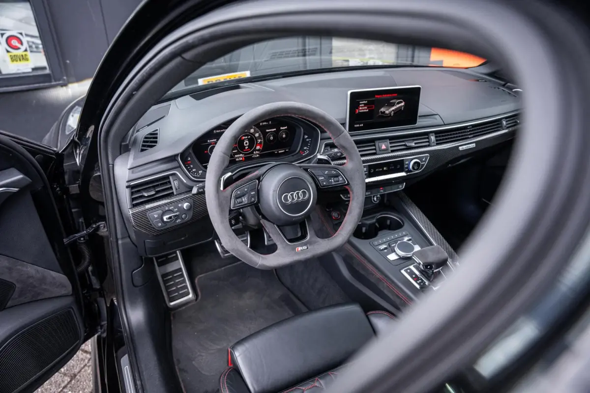 2.9 TFSI RS 4 Quattro*KERAMISCH*CARBON*600PK*