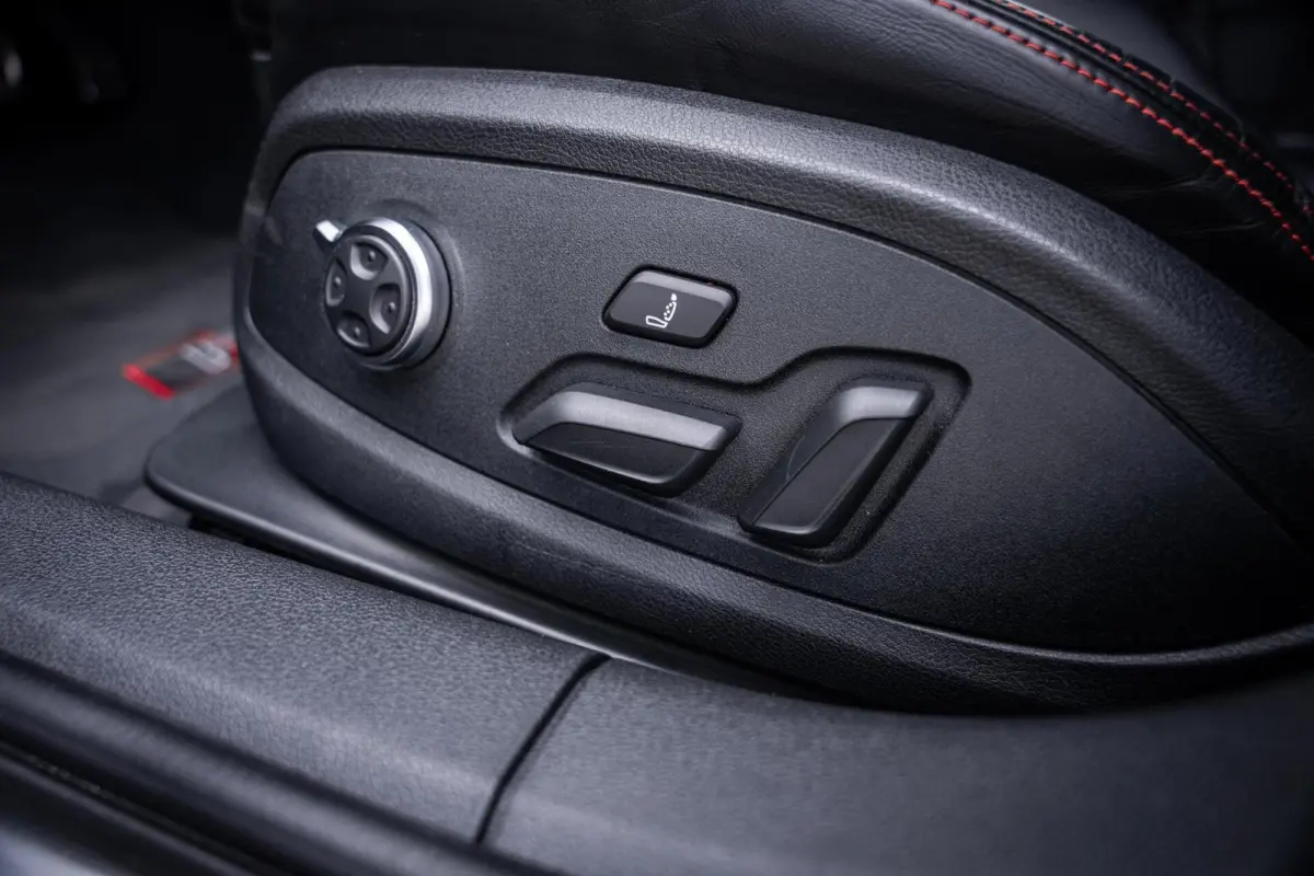 2.9 TFSI RS 4 Quattro*KERAMISCH*CARBON*600PK*