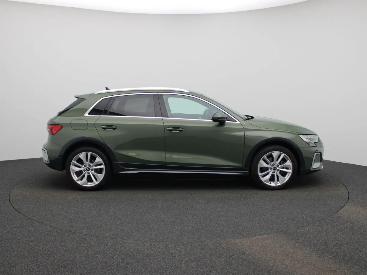 40 TFSI e Advanced edition l Adaptive cruise control l Climate control l Navigatie l Achteruitrijcamera l Dodehoekdetectie l Stoelverwarming l Apple Carplay / Android Auto l Ledkoplampen l L