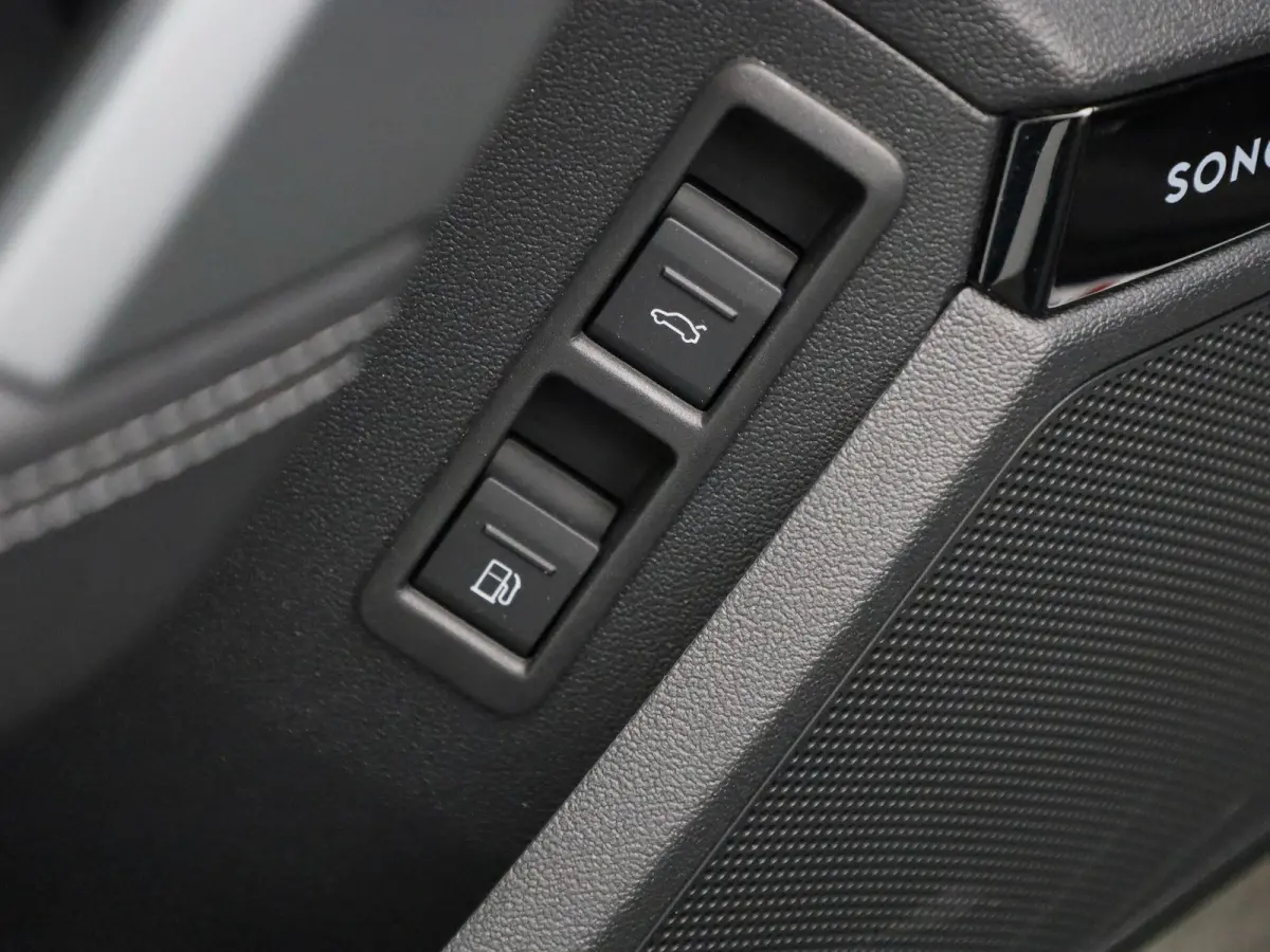 40 TFSI e Advanced edition l Adaptive cruise control l Climate control l Navigatie l Achteruitrijcamera l Dodehoekdetectie l Stoelverwarming l Apple Carplay / Android Auto l Ledkoplampen l L