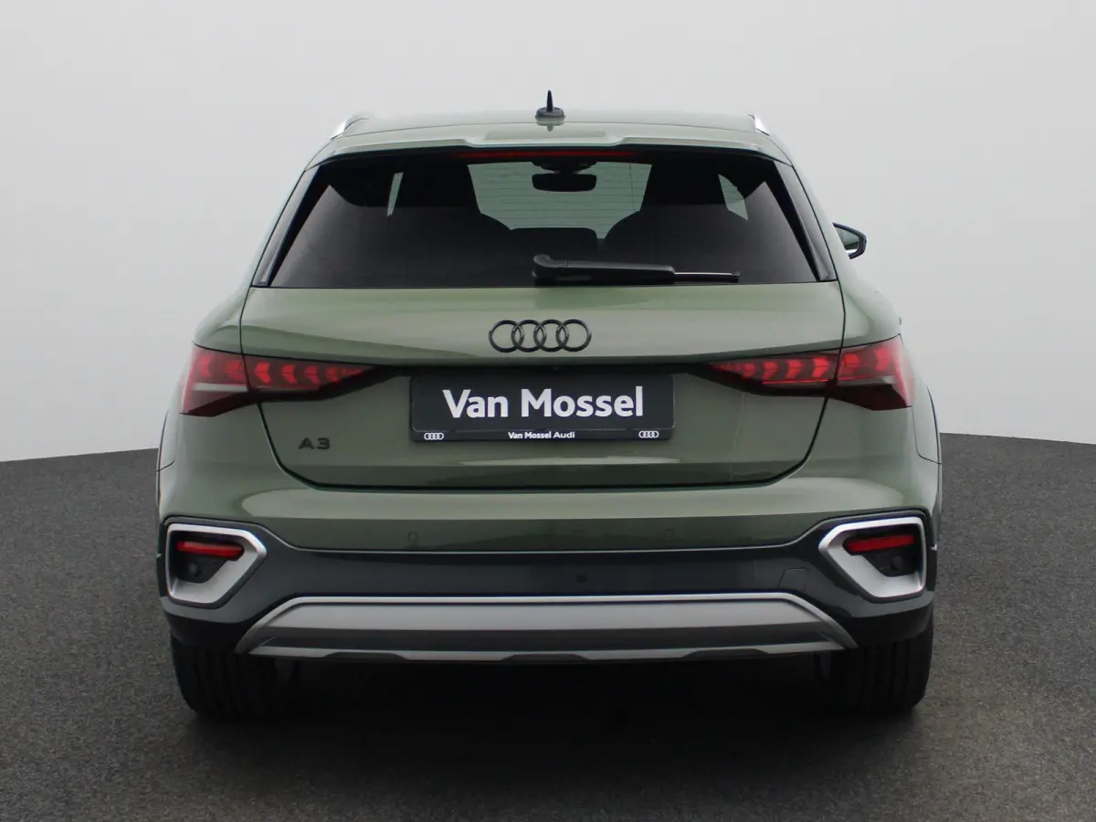 40 TFSI e Advanced edition l Adaptive cruise control l Climate control l Navigatie l Achteruitrijcamera l Dodehoekdetectie l Stoelverwarming l Apple Carplay / Android Auto l Ledkoplampen l L