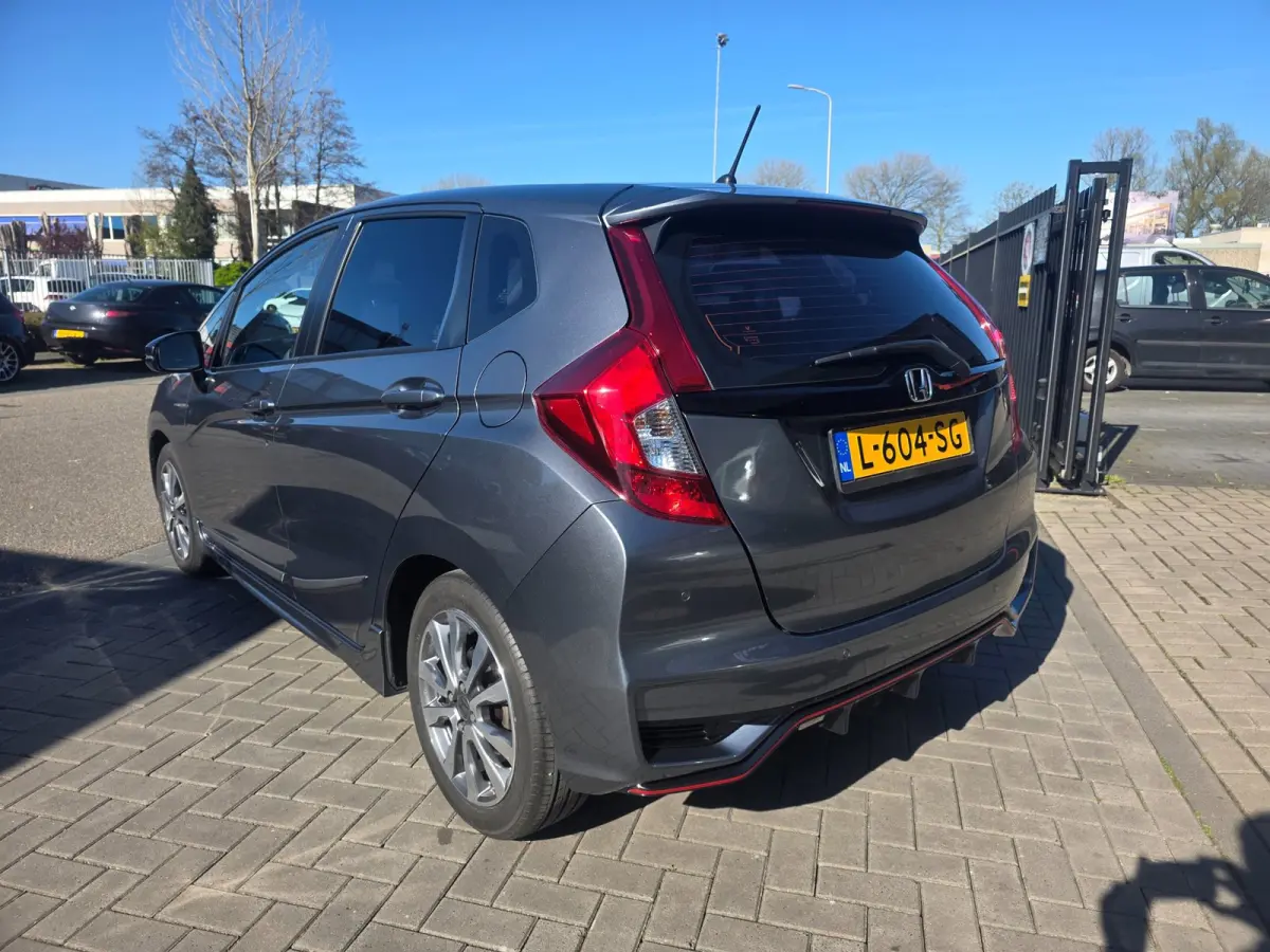 1.5 i-VTEC Dynamic | AUTOMAAT | Met o.a. airco, stoelverwarming, cruise control, lane-assist en parkeersensoren!
