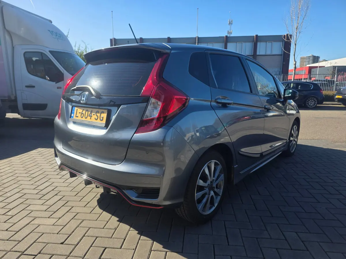 1.5 i-VTEC Dynamic | AUTOMAAT | Met o.a. airco, stoelverwarming, cruise control, lane-assist en parkeersensoren!