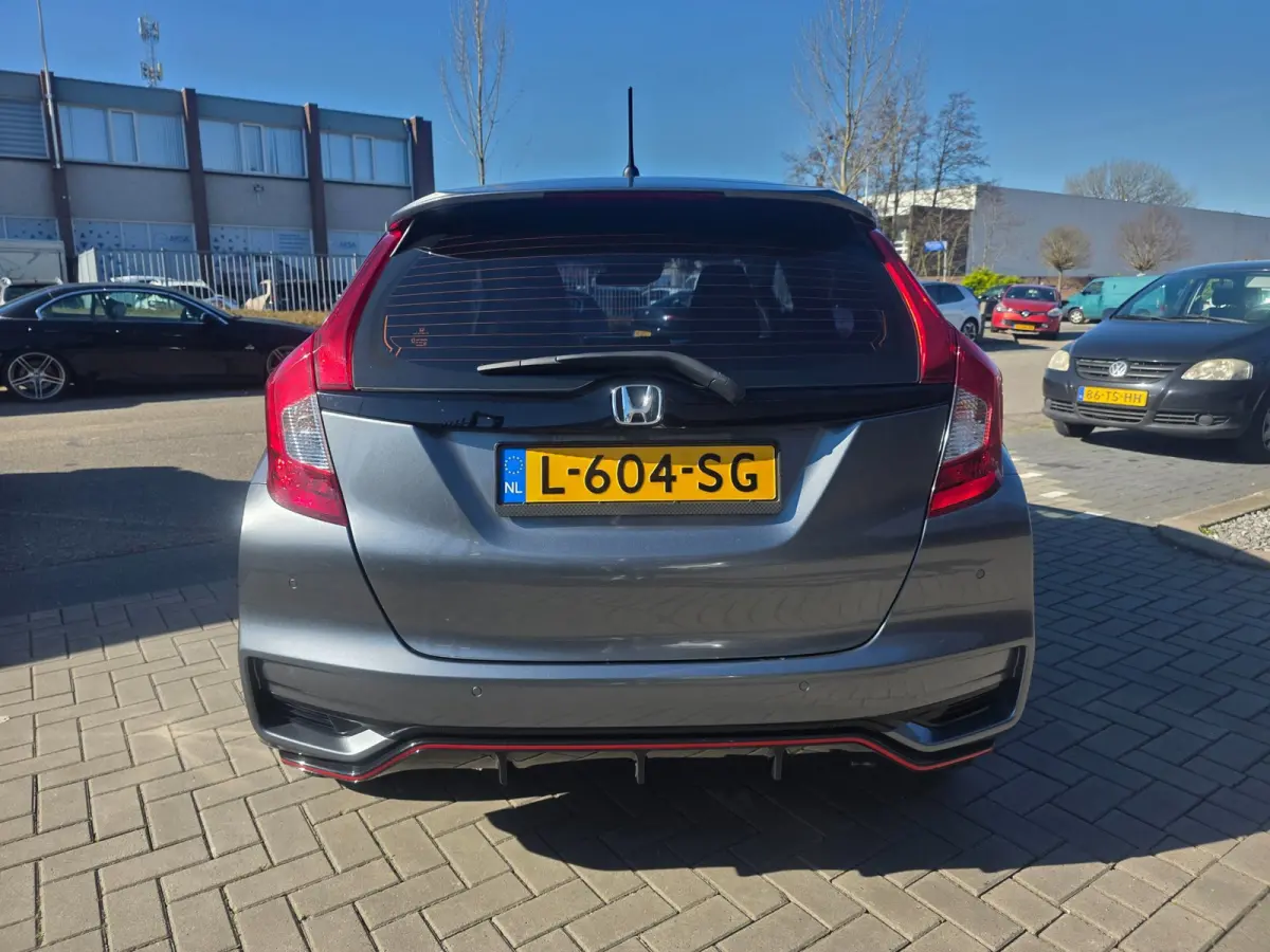 1.5 i-VTEC Dynamic | AUTOMAAT | Met o.a. airco, stoelverwarming, cruise control, lane-assist en parkeersensoren!